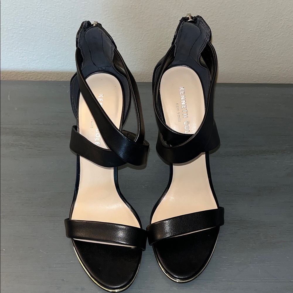 Kenneth Cole Brooke Black Leather Cross Strap Heeled Sandal Shoes NWOB sz 8.5 - Picture 5 of 16